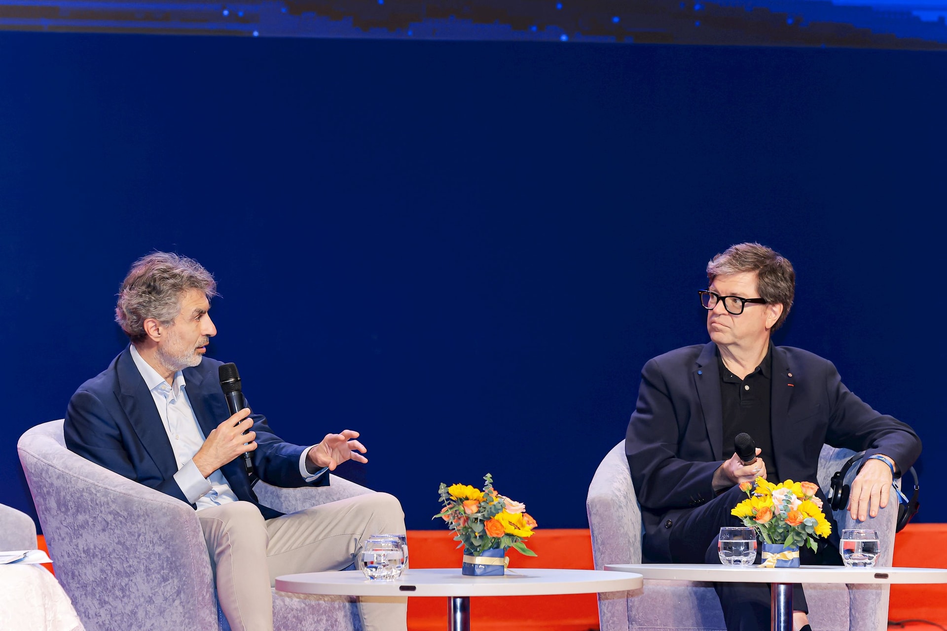 Sẽ ra sao khi Yoshua Bengio cảnh báo về động lực của AI trong kiểm soát an toàn - Ảnh 1.