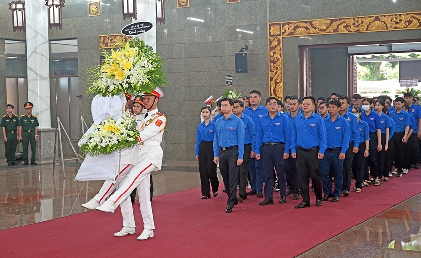 LỄ TRUY TẶNG HUÂN CHƯƠNG BẢO VỆ TỔ QUỐC HẠNG 3, BẰNG TỔ QUỐC GHI CÔNG, HUY HIỆU TUỔI TRẺ DŨNG CẢM; TIỄN BIỆT 12 LIỆT SĨ QUÂN KHU 7- Ảnh 11.