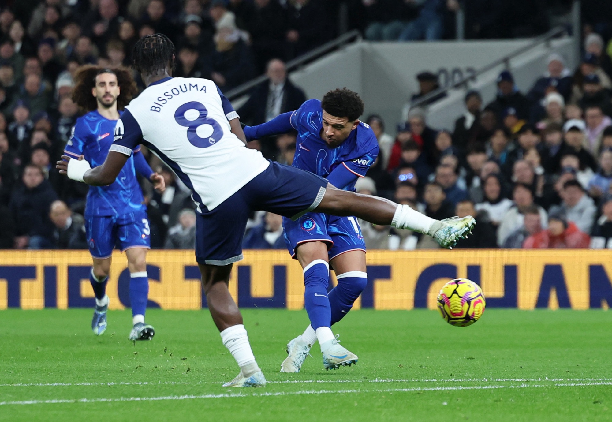 Tottenham "tự hủy diệt" ở trận cầu 7 bàn, Chelsea áp sát ngôi đầu- Ảnh 5. Tottenham "tự hủy diệt" ở trận cầu 7 bàn, Chelsea áp sát ngôi đầu- Ảnh 5.