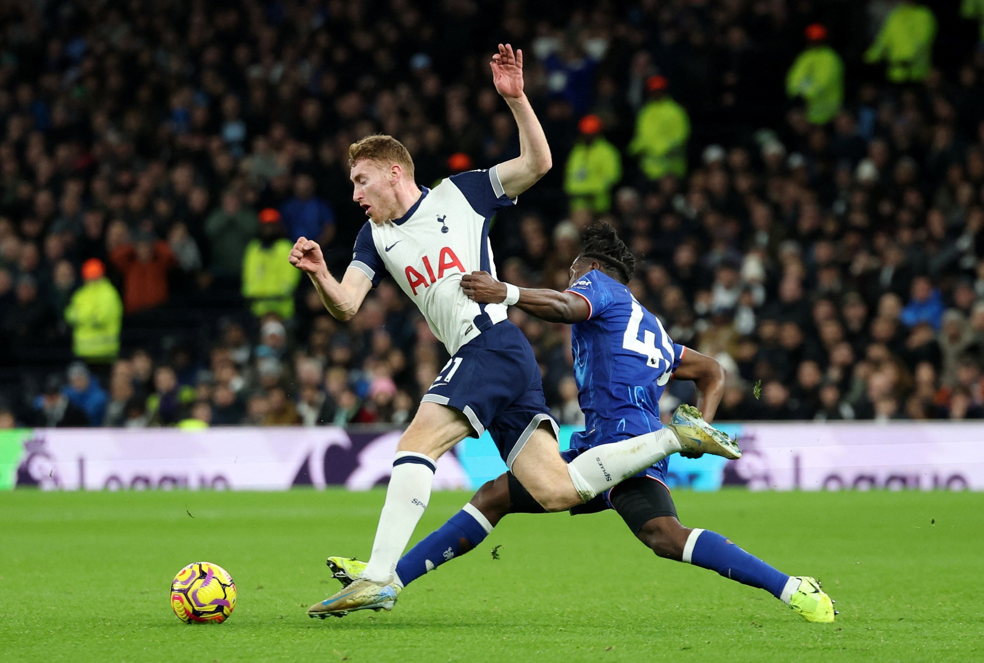 Tottenham "tự hủy diệt" ở trận cầu 7 bàn, Chelsea áp sát ngôi đầu- Ảnh 4. Tottenham "tự hủy diệt" ở trận cầu 7 bàn, Chelsea áp sát ngôi đầu- Ảnh 4.