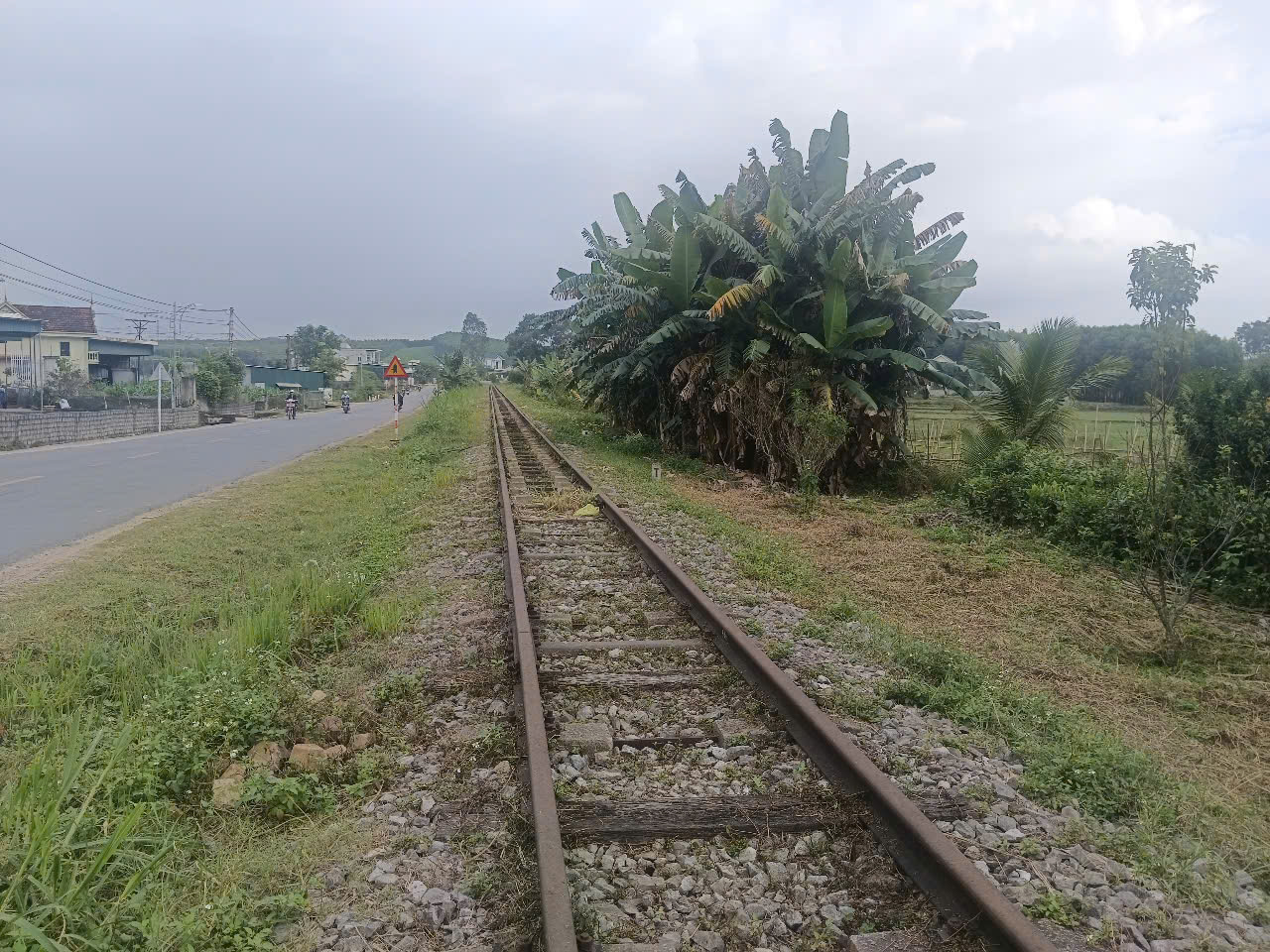 Tuyến đường sắt bỏ hoang Cầu Giát Nghĩa Đàn: Di sản 32 km bị lãng quên - Ảnh 4.