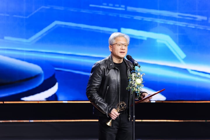 Tỷ phú Jensen Huang và lý do NVIDIA chọn Việt Nam làm ngôi nhà thứ hai - Ảnh 2.