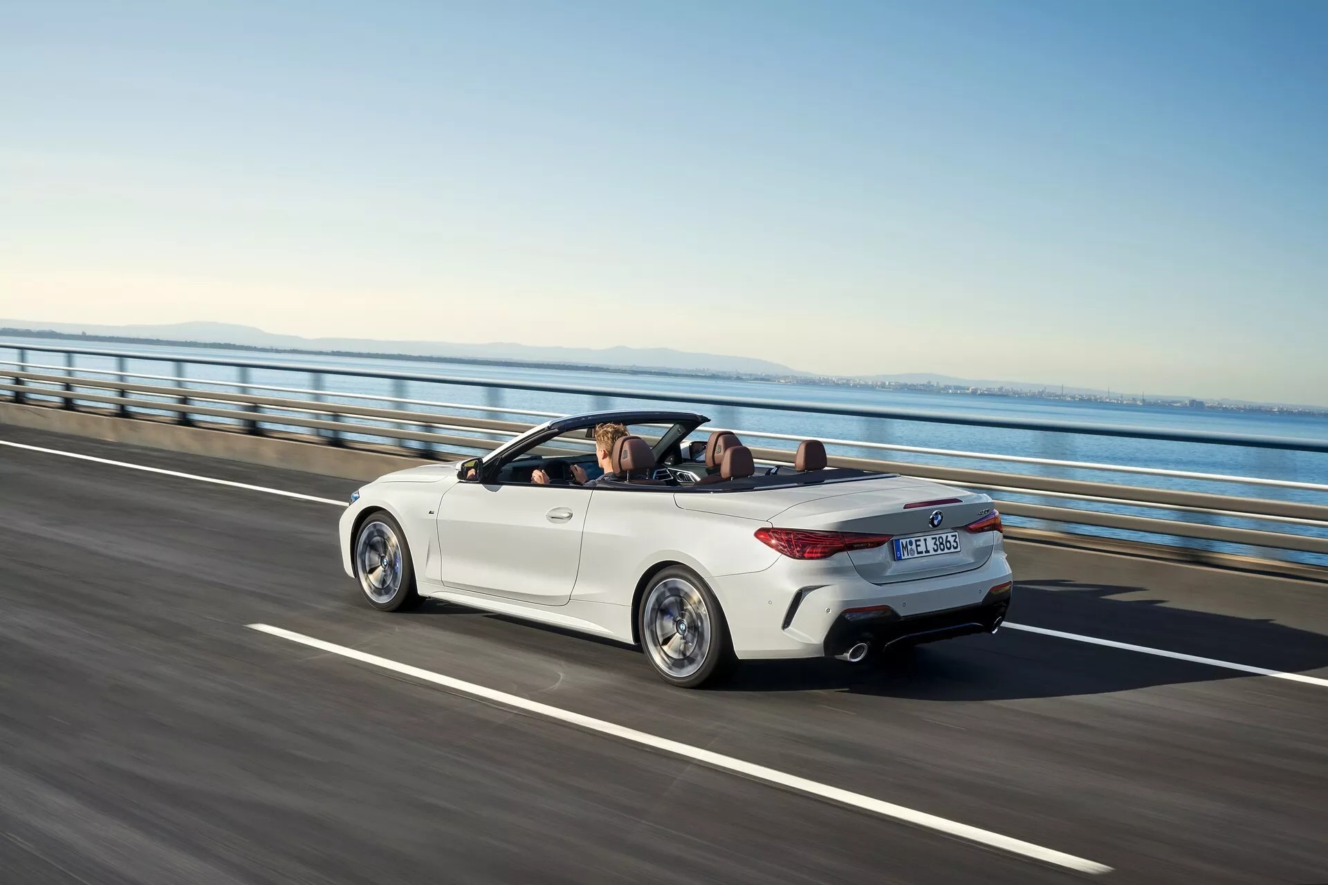 BMW 4-Series 2024 ra mắt: Giá quy đổi từ 1,24 tỷ đồng, đèn hậu laser, động cơ mạnh hơn nhưng tiết kiệm xăng- Ảnh 7.