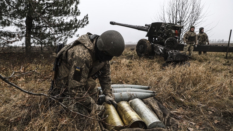 Tình thế cấp bách của phương Tây khi gắng sức tiếp đạn dược cho Ukraine- Ảnh 1.