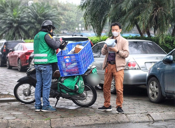 Shipper Giao hàng tiết kiệm tiết lộ tiền thưởng Tết, bày tỏ không hài lòng, công ty nói: “Đã cố hết sức”- Ảnh 3.