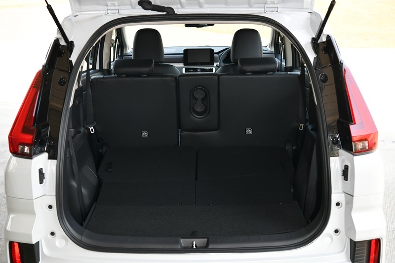 Mitsubishi Xpander HEV ra mắt: Máy hybrid 1.6L, cần số điện tử, 7 chế độ lái, giá quy đổi gần 630 triệu- Ảnh 14.