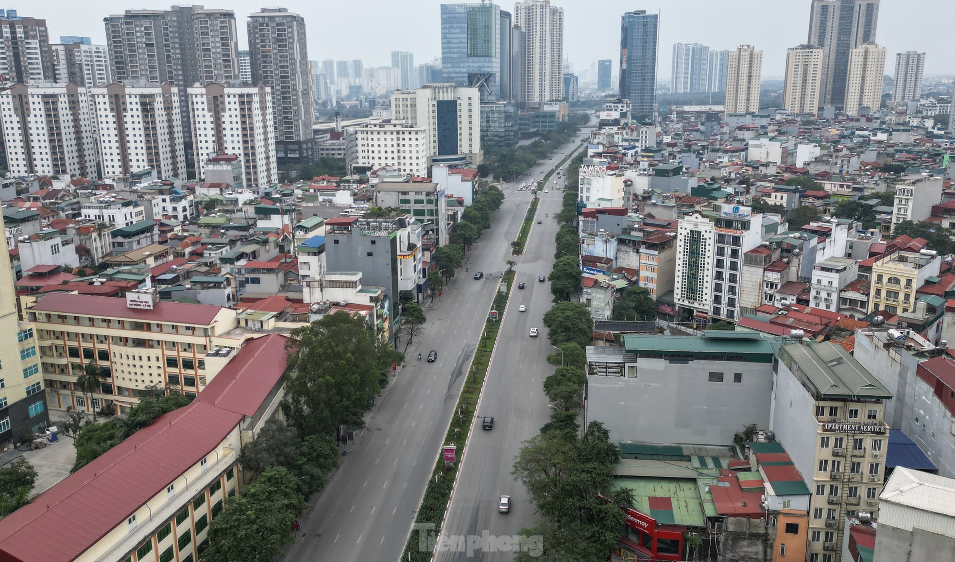 Thời gian vắng lặng hiếm hoi của các 'điểm đen' giao thông Hà Nội ngày mùng 1 Tết- Ảnh 6.