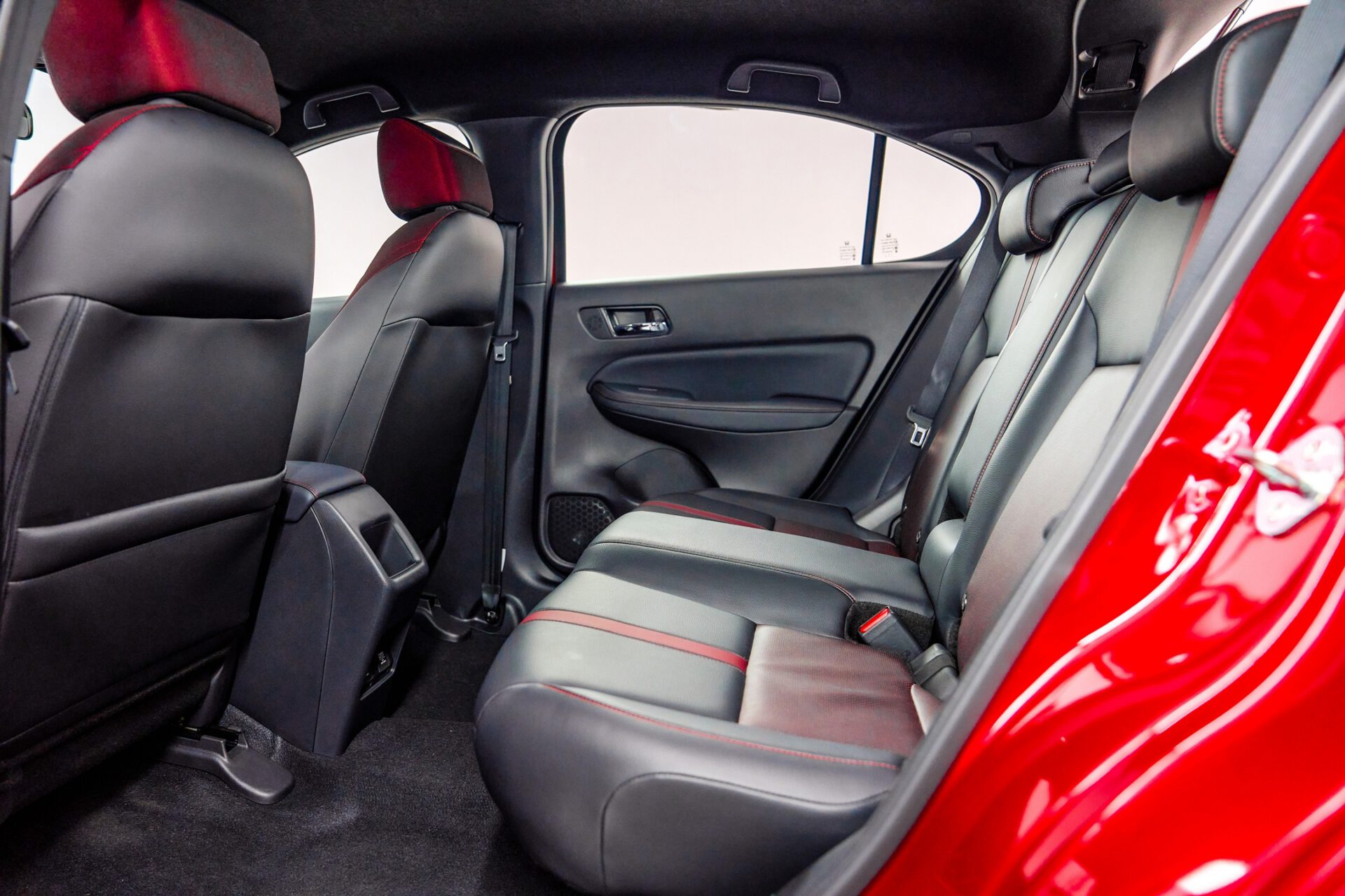 Honda City hatchback 2024 ra mắt: Giá quy đổi cao nhất 560 triệu, có tùy chọn hybrid, đấu Yaris và Swift- Ảnh 8.