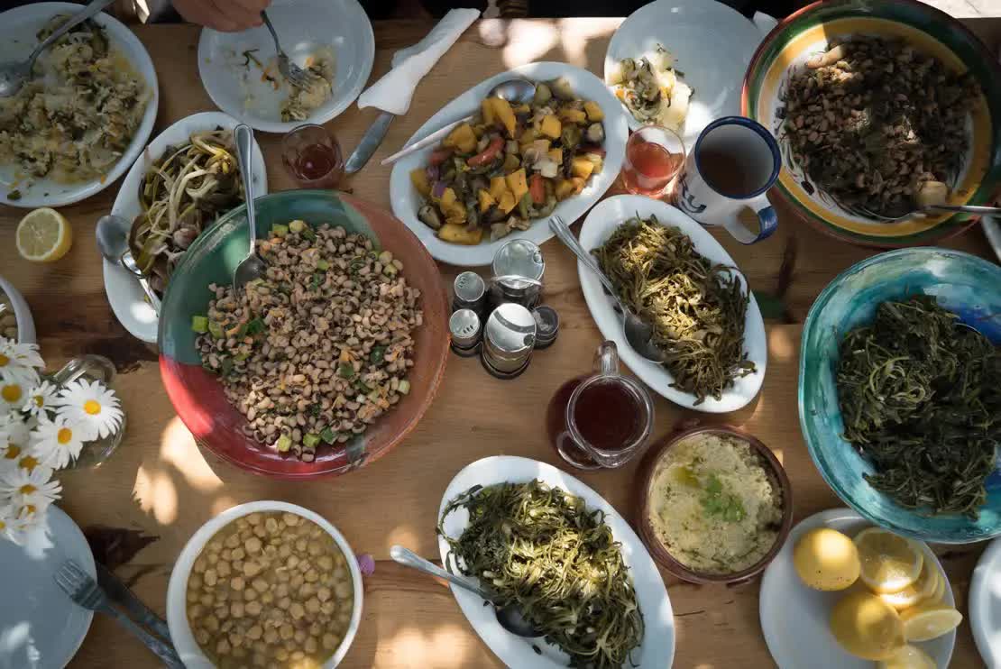 Tiết lộ bữa trưa hàng ngày của gia đình sống lâu nhất thế giới gồm những thực phẩm quen thuộc đến không ngờ- Ảnh 3.