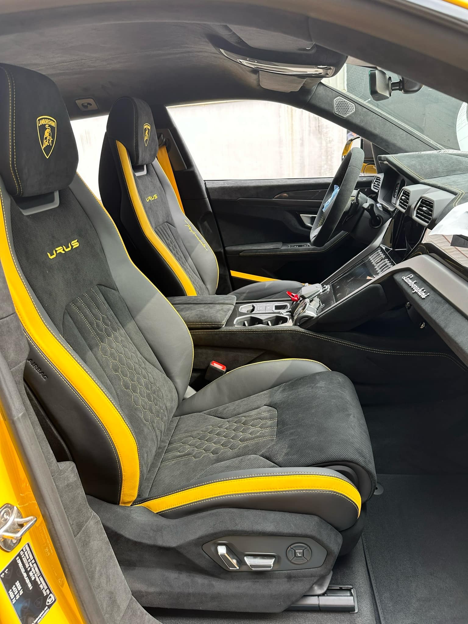 Được chồng tặng Lamborghini Urus Performance đúng dịp sinh nhật, Đoàn Di Băng công bố: 'Sắp treo biển thần tài lớn mới trúng đấu giá'- Ảnh 7.