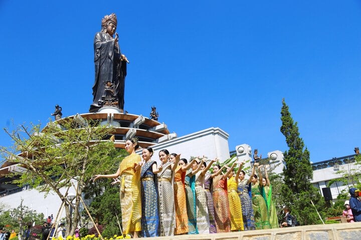 Lễ hội xuân Núi Bà Đen, Tây Ninh chính thức khai hội từ mùng 4 Tết- Ảnh 1.