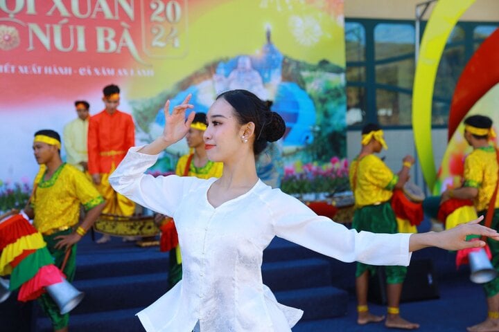 Lễ hội xuân Núi Bà Đen, Tây Ninh chính thức khai hội từ mùng 4 Tết- Ảnh 2.