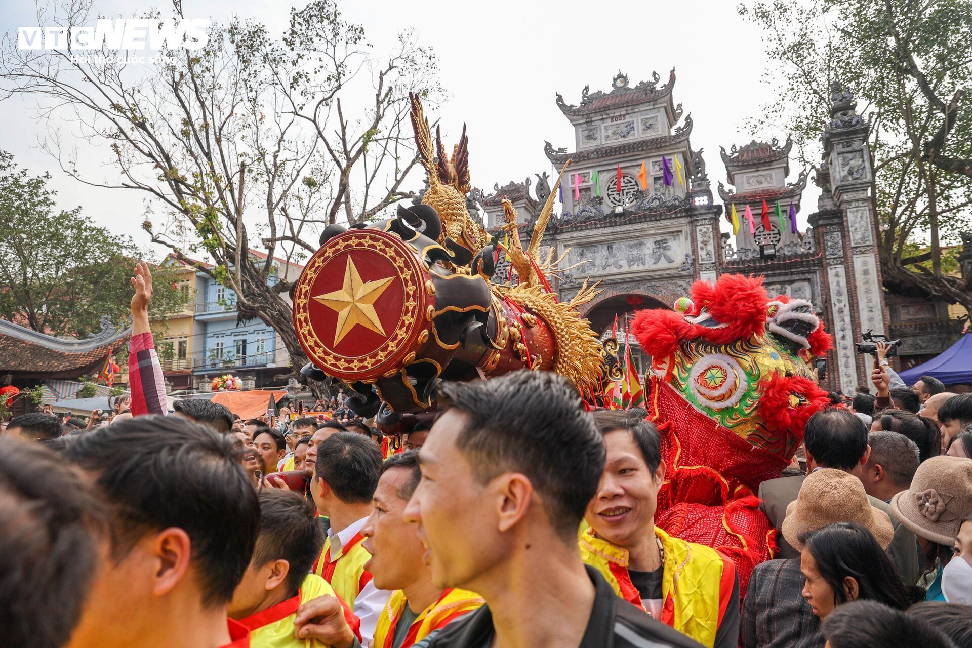 Mùng 4 Tết, làng Đồng Kỵ Bắc Ninh tưng bừng rước đại pháo- Ảnh 7.