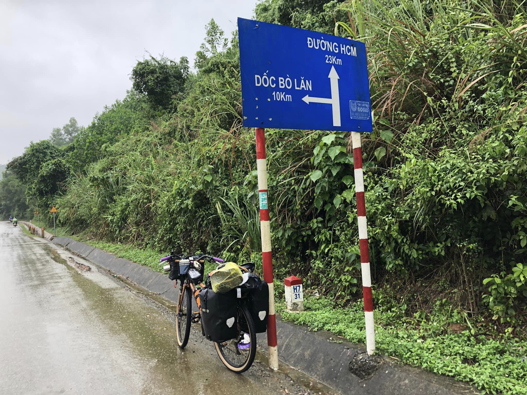 9X đạp xe xuyên Việt: ‘Ngủ nghĩa trang, ăn kham khổ, đi không tính toán rồi tới đâu thì tới’- Ảnh 20.