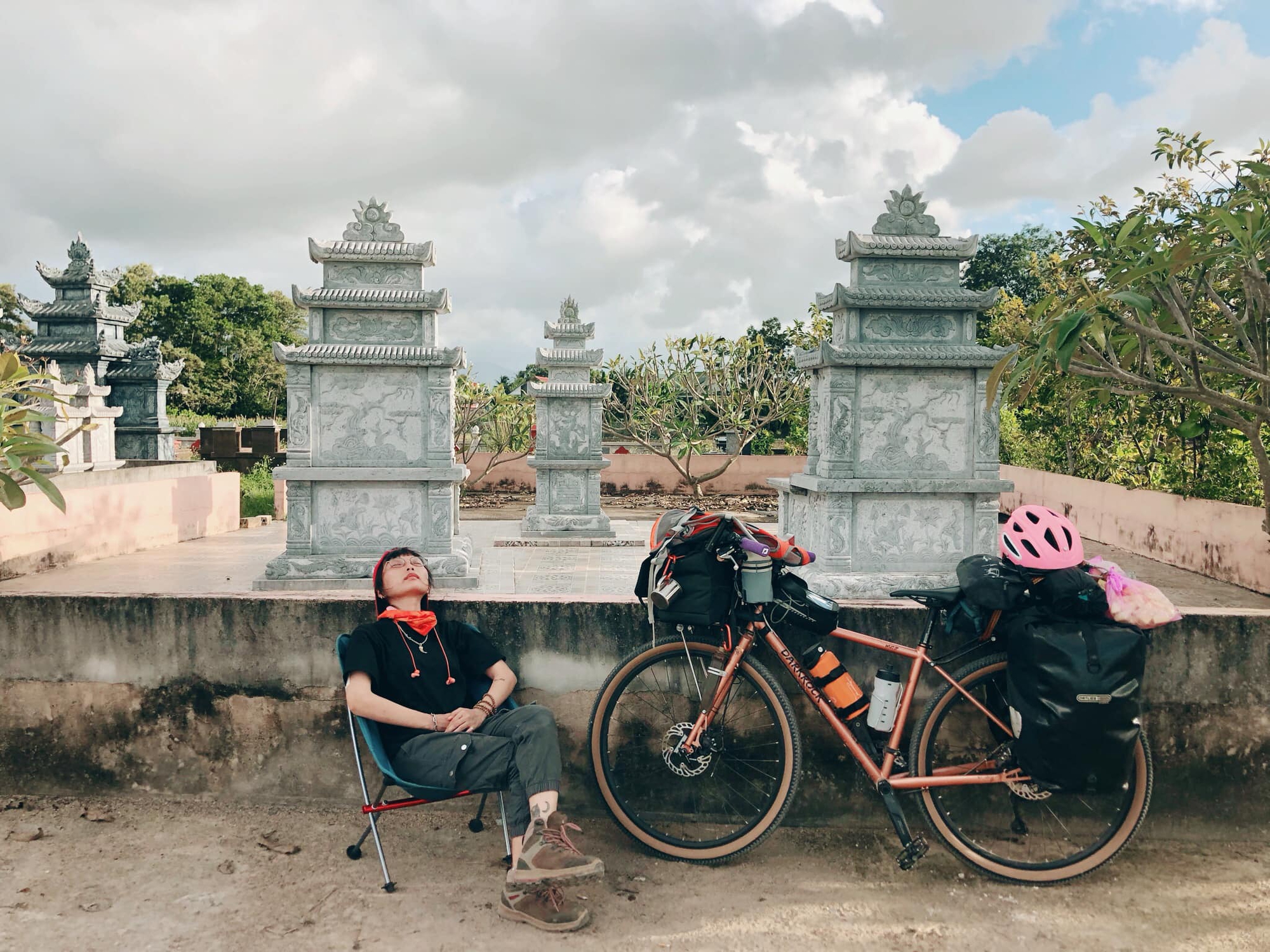 9X đạp xe xuyên Việt: ‘Ngủ nghĩa trang, ăn kham khổ, đi không tính toán rồi tới đâu thì tới’- Ảnh 18.