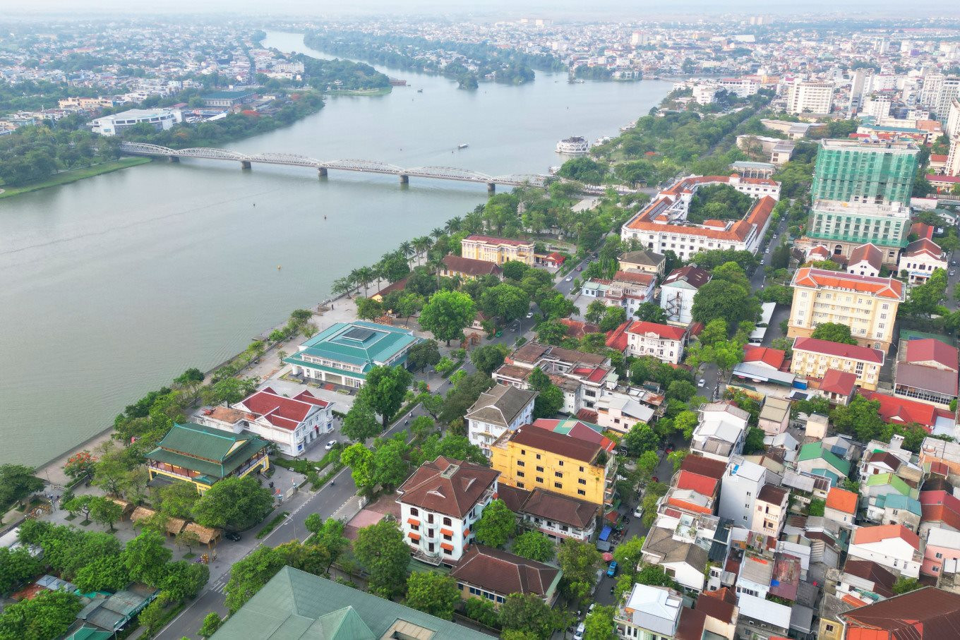 Một tỉnh miền Trung sắp trở thành thành phố trực thuộc Trung ương liên tục đón “đại bàng về làm tổ”- Ảnh 1.