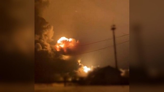 Nghi vấn máy bay không người lái Ukraine tấn công kho dầu Nga- Ảnh 1.