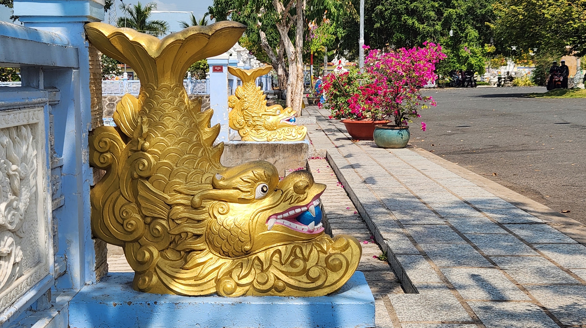Ngôi chùa có “9 con rồng uốn lượn trên mặt nước” ở Châu Đốc- Ảnh 11.