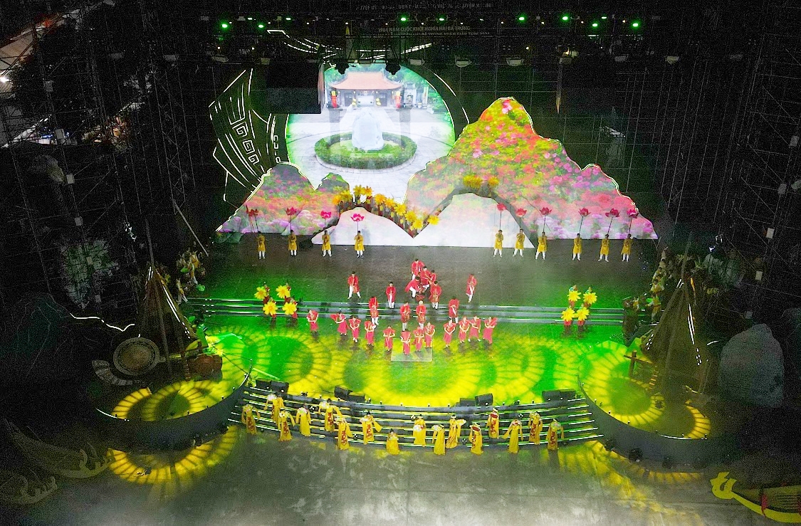 Choáng ngợp với công nghệ 3D mapping tái hiện cuộc khởi nghĩa Hai Bà Trưng- Ảnh 10.