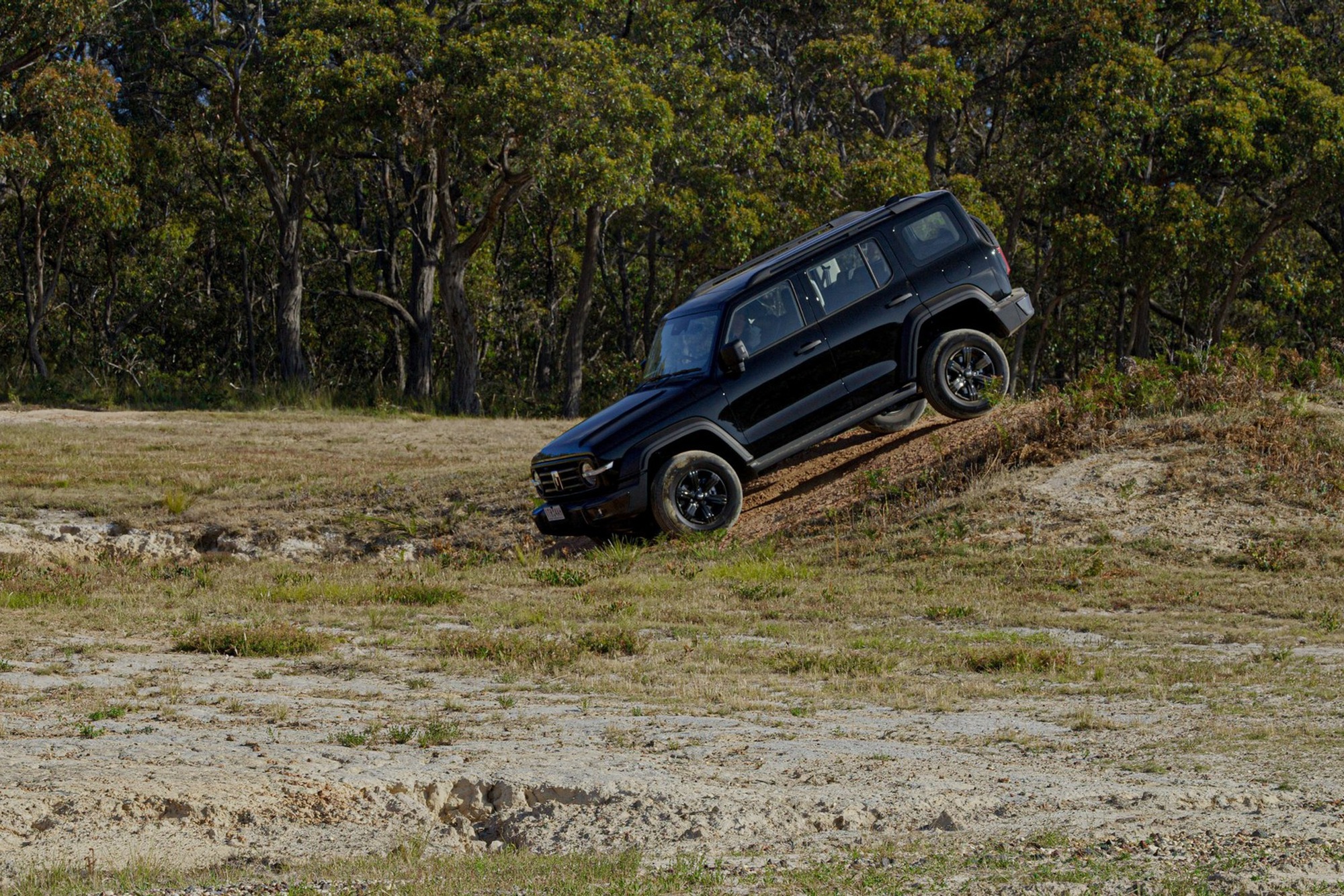 Haval xác nhận Tank 300 về Việt Nam năm nay: Dáng như Jimny, máy hybrid, nhiều công nghệ off-road giống Land Rover- Ảnh 3.