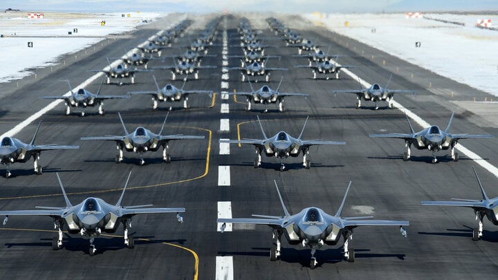 Phải xếp hàng mới mua được tiêm kích tàng hình F-35 Mỹ- Ảnh 3.