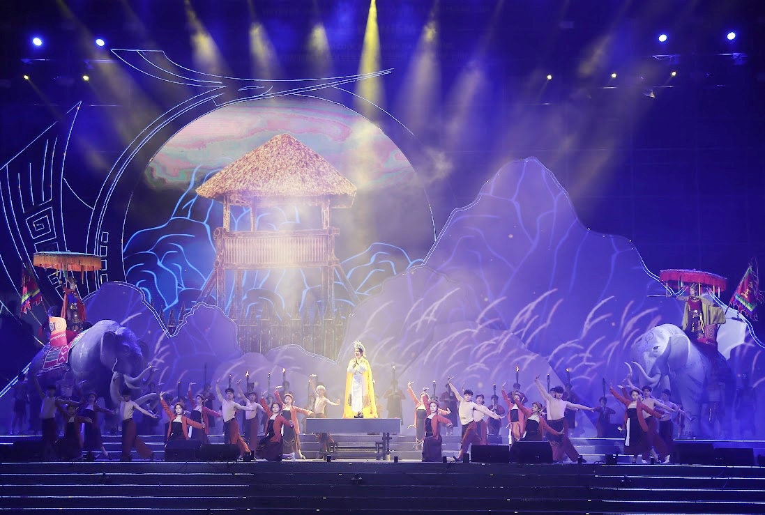 Choáng ngợp với công nghệ 3D mapping tái hiện cuộc khởi nghĩa Hai Bà Trưng- Ảnh 7.