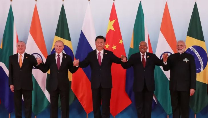 BRICS nắm giữ một ‘chìa khóa’ quan trọng, dự kiến tăng trưởng mạnh mẽ ‘đánh bại’ G7: Chuyên gia nhận định nhóm kinh tế mới nổi này đang thách thức trật tự thế giới- Ảnh 1.
