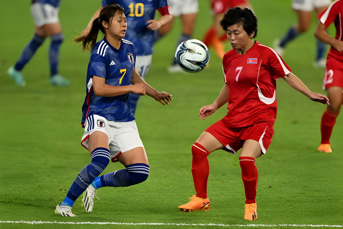 Triều Tiên tổ chức trận đấu bóng đá lịch sử- Ảnh 1.