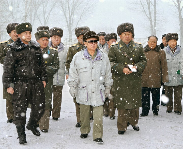 Ảnh hiếm của lãnh đạo Kim Jong-il với quân đội Triều Tiên- Ảnh 9.