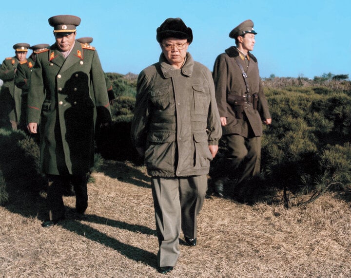 Ảnh hiếm của lãnh đạo Kim Jong-il với quân đội Triều Tiên- Ảnh 6.