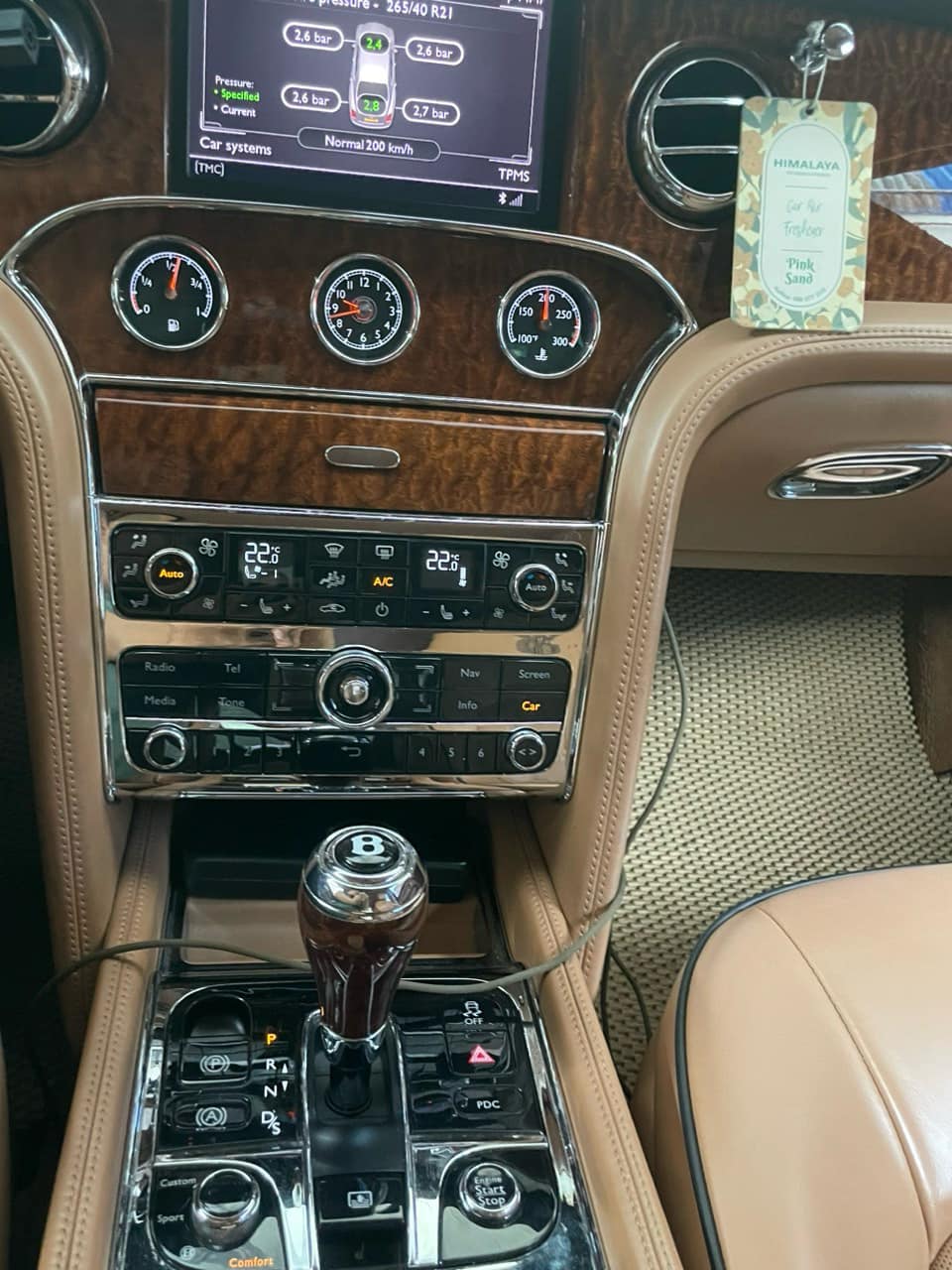 Có 5 tỷ muốn mua xe siêu sang ở Việt Nam, chiếc Bentley Mulsanne chạy hơn 81.000km này là một lựa chọn- Ảnh 6.