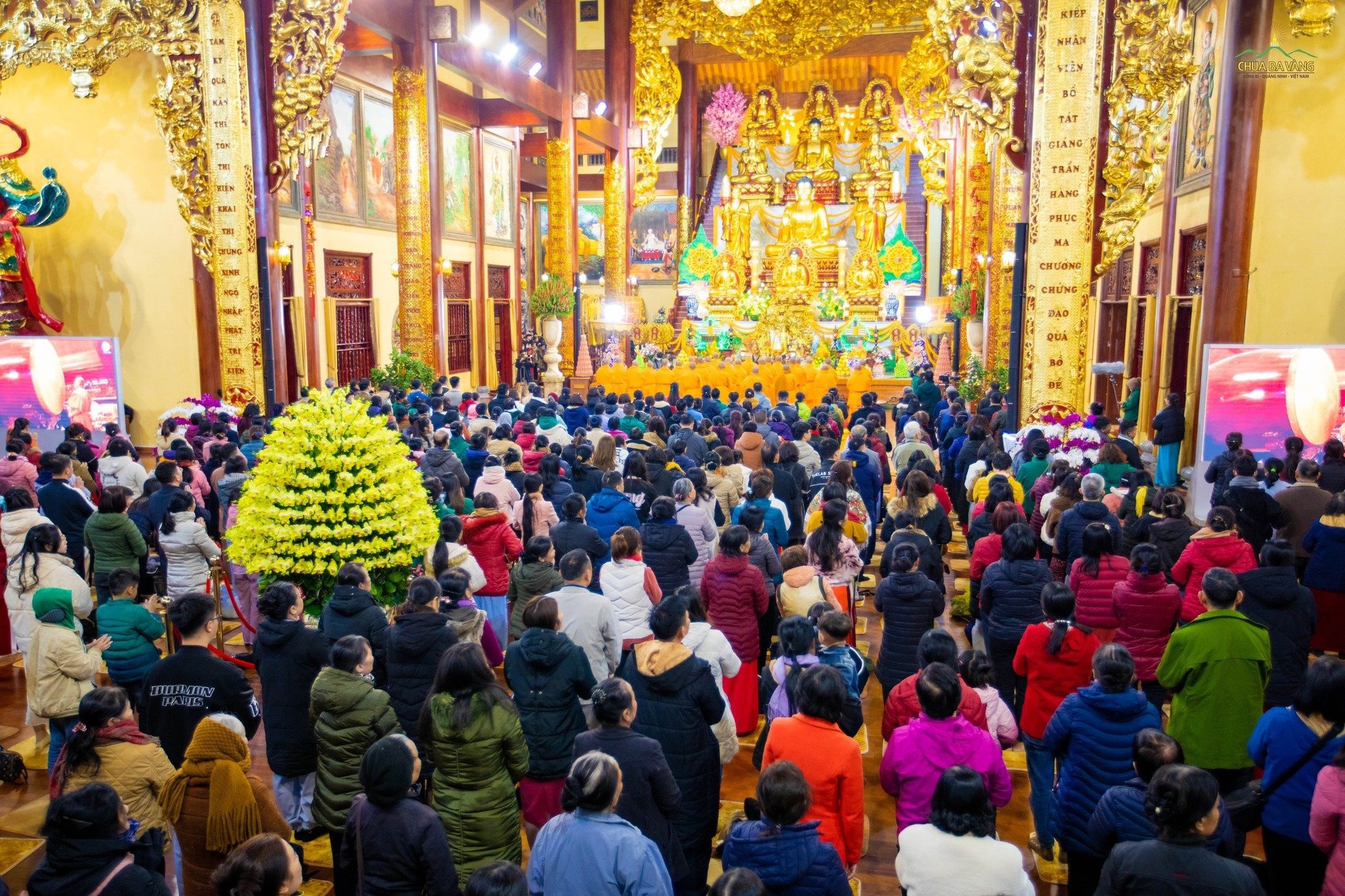 Giám sát việc tổ chức lễ hội dịp Tết Nguyên đán tại chùa Ba Vàng- Ảnh 1.