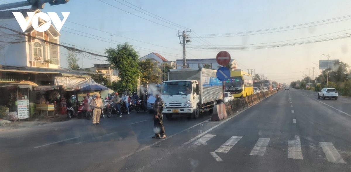 Tai nạn giao thông liên hoàn, đường cao tốc Trung Lương- Mỹ Thuận bị 