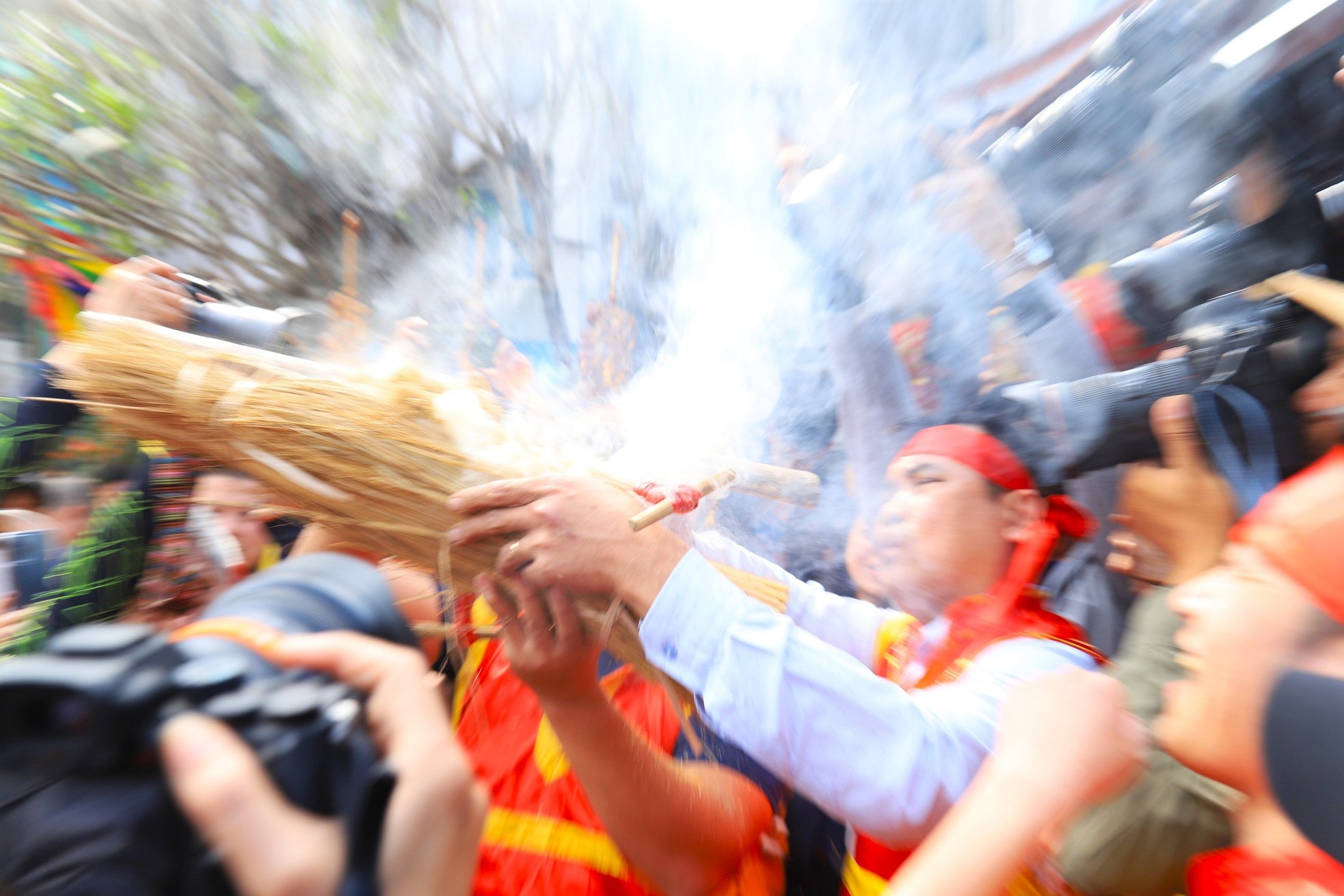 Độc đáo hội thi kéo lửa, thổi cơm làng ven đô Hà Nội- Ảnh 9.
