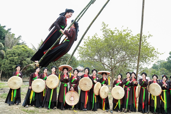 Lễ hội nổi tiếng ở tỉnh nhỏ nhất Việt Nam, hút hàng vạn khách trong 2 ngày, cách Hà Nội chưa tới 50km
- Ảnh 9.