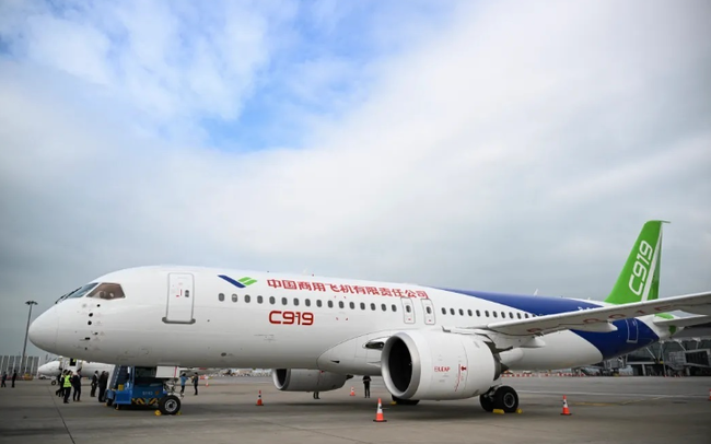 Máy bay nội địa Trung Quốc ra mắt tại Triển lãm hàng không Singapore- Ảnh 1.