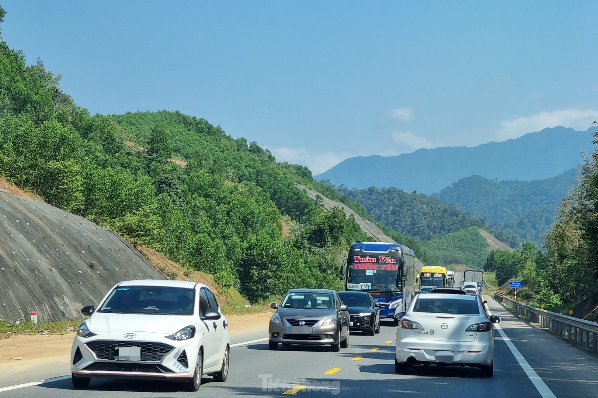 Đường càng đông, vượt ẩu càng nhiều trên cao tốc Túy Loan - La Sơn - Cam Lộ- Ảnh 10.