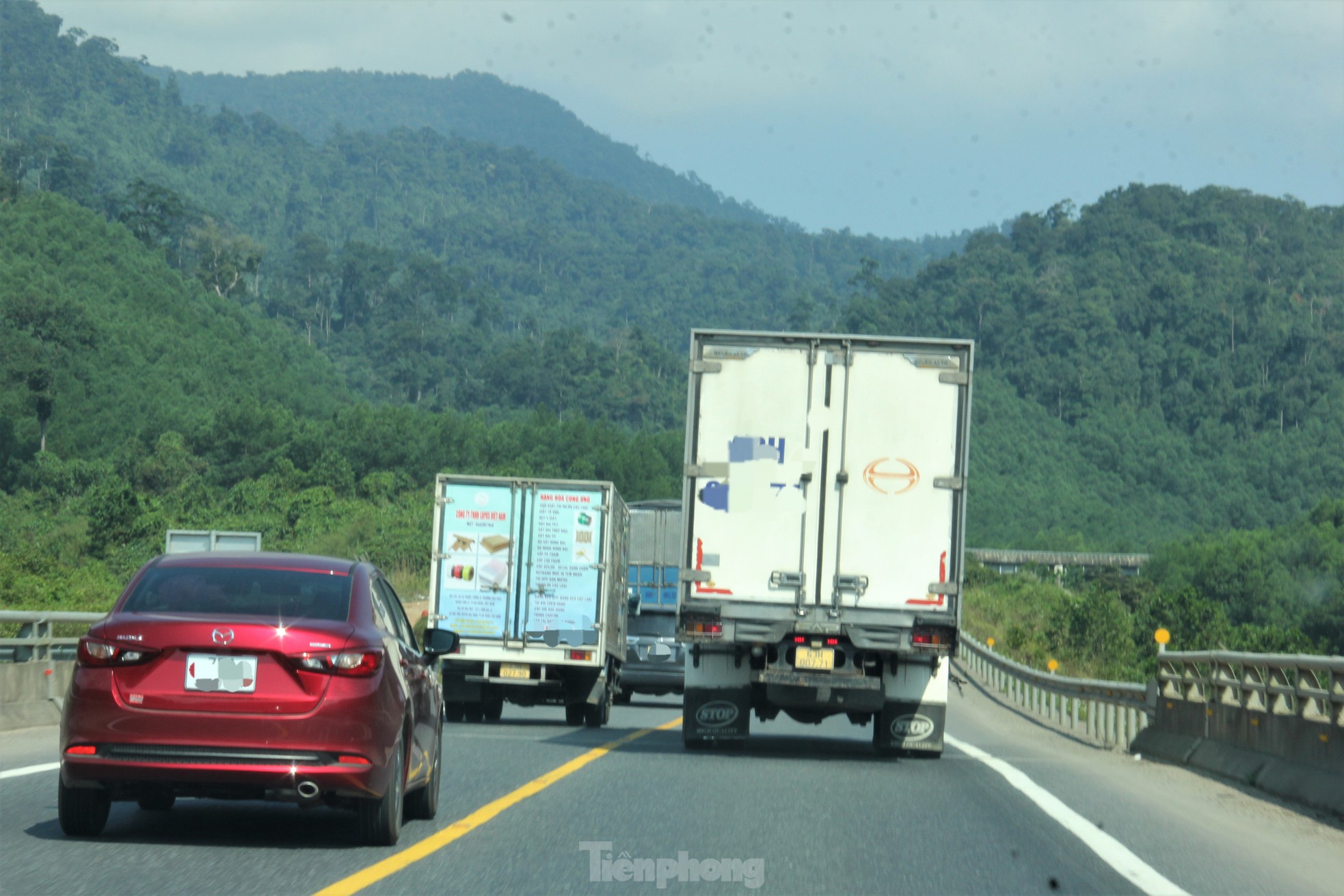 Đường càng đông, vượt ẩu càng nhiều trên cao tốc Túy Loan - La Sơn - Cam Lộ- Ảnh 4.