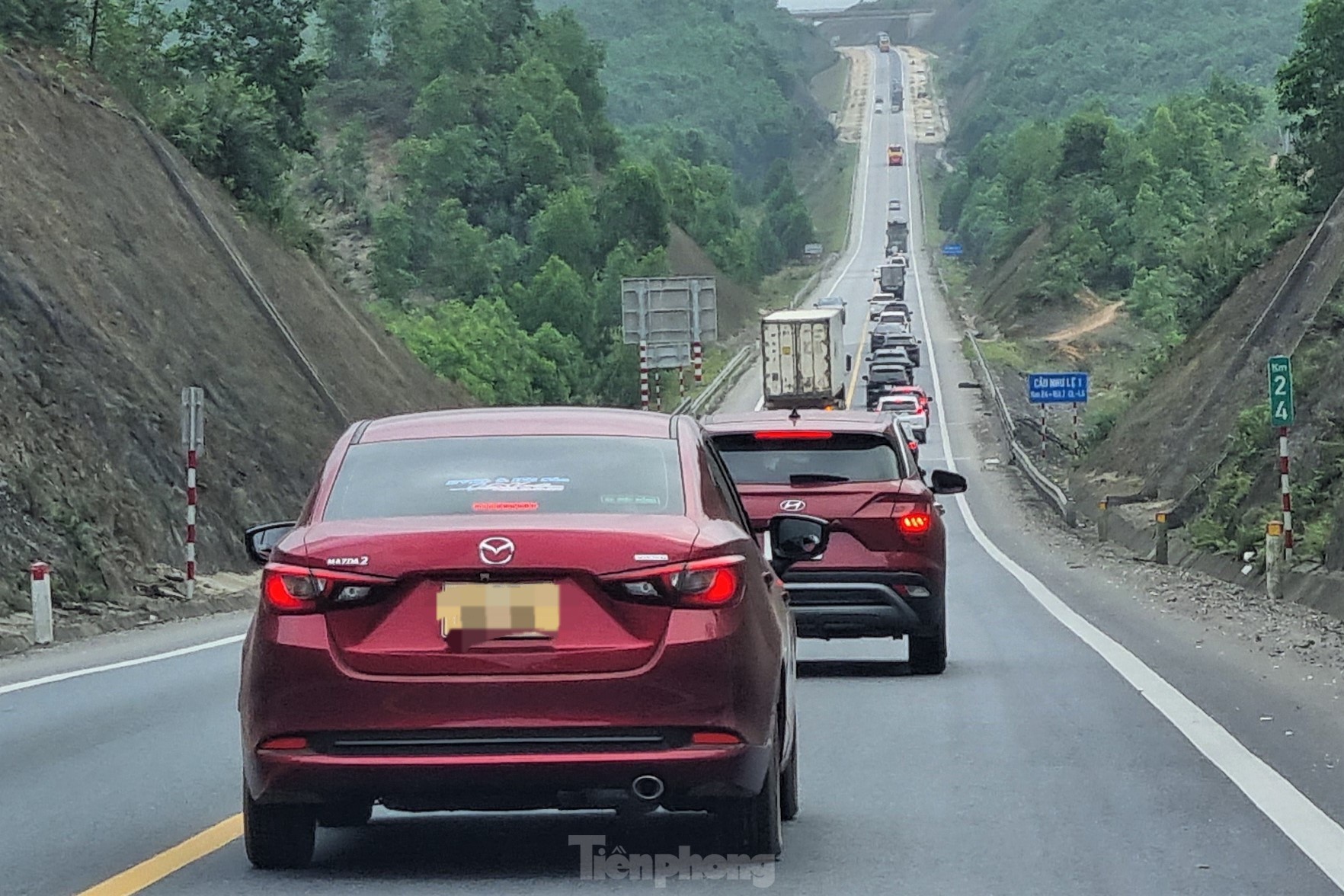Đường càng đông, vượt ẩu càng nhiều trên cao tốc Túy Loan - La Sơn - Cam Lộ- Ảnh 5.