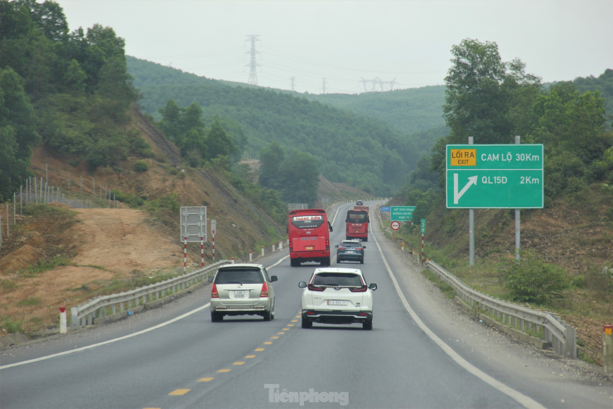 Đường càng đông, vượt ẩu càng nhiều trên cao tốc Túy Loan - La Sơn - Cam Lộ- Ảnh 9.