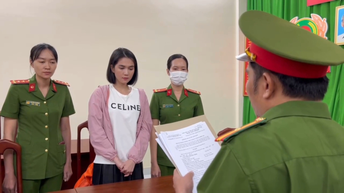 Hình ảnh Ngọc Trinh trong buổi hầu toà sau hơn 3 tháng tạm giam- Ảnh 7. Hình ảnh Ngọc Trinh trong buổi hầu toà sau hơn 3 tháng tạm giam- Ảnh 7.