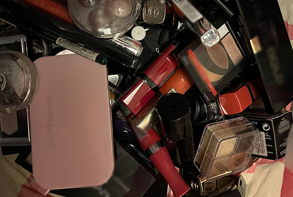 Dọn nhà đón Tết dù tiết kiệm đến đâu cũng cần vứt bỏ 5 thứ để năm mới khỏe đẹp hơn- Ảnh 2. Dọn nhà đón Tết dù tiết kiệm đến đâu cũng cần vứt bỏ 5 thứ để năm mới khỏe đẹp hơn- Ảnh 2.