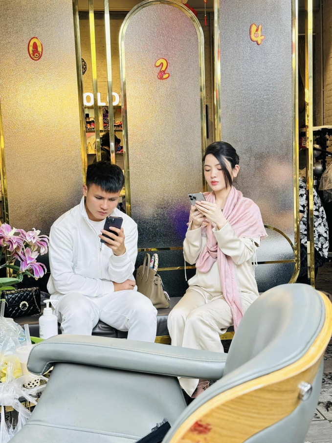 Chu Thanh Huyền giàu cỡ nào mà đưa chị em thân thiết đi sắm đồ hiệu, bao cả vé máy bay hạng thương gia- Ảnh 1.