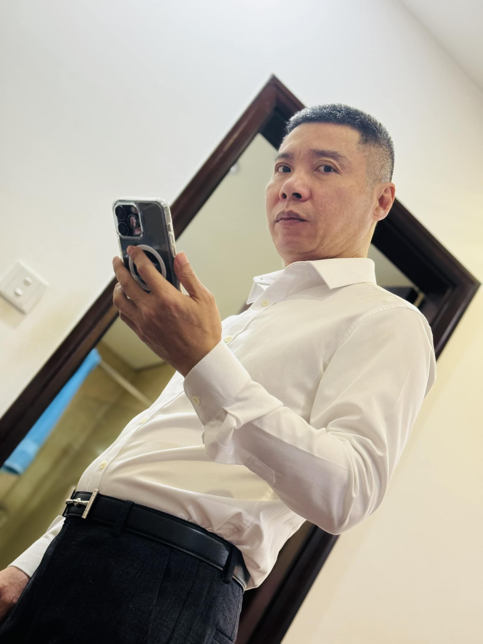 Bất ngờ trước h&igrave;nh ảnh phong độ của C&ocirc;ng L&yacute; sau thời gian bị bệnh, b&agrave; x&atilde; nh&igrave;n anh l&ecirc;n đồ m&agrave; tỉnh cả ngủ- Ảnh 1.