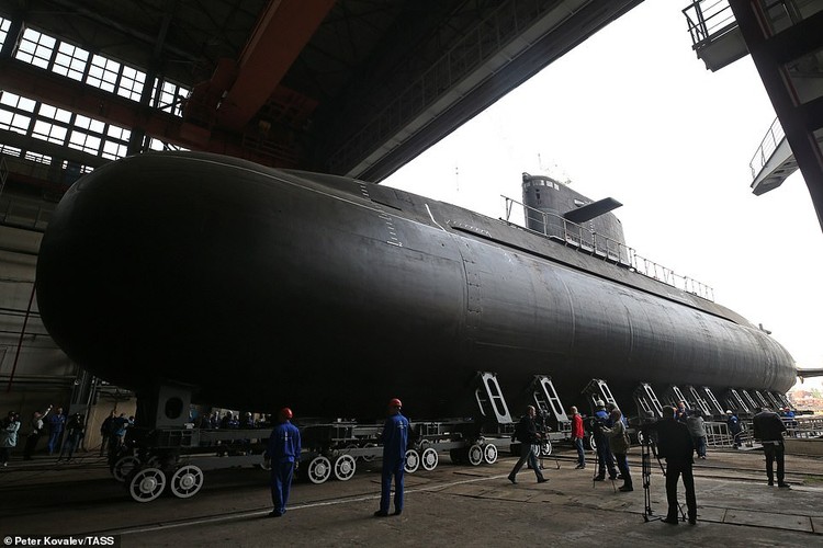 Tàu ngầm Kronstadt vào biên chế sau thời gian thi công dài kỷ lục- Ảnh 2.