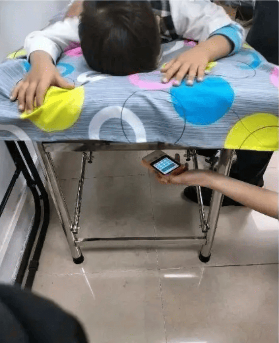 Bức ảnh tại một phòng khám bị rò rỉ khiến netizen phẫn nộ: Phụ huynh thế này, không sớm thì muộn cũng xảy ra bi kịch- Ảnh 1.