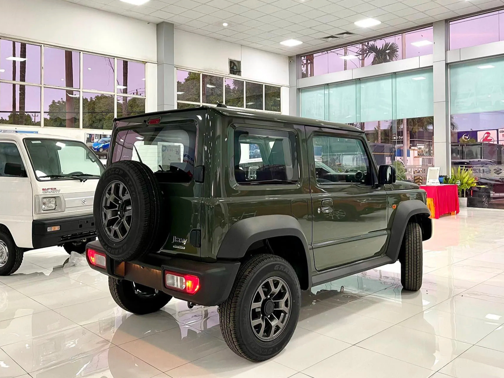 Suzuki Jimny độ kiểu G 63 giá 999 triệu tại đại lý: Thay nhiều chi tiết, có xe giao sớm cho khách Việt chơi Tết- Ảnh 13.