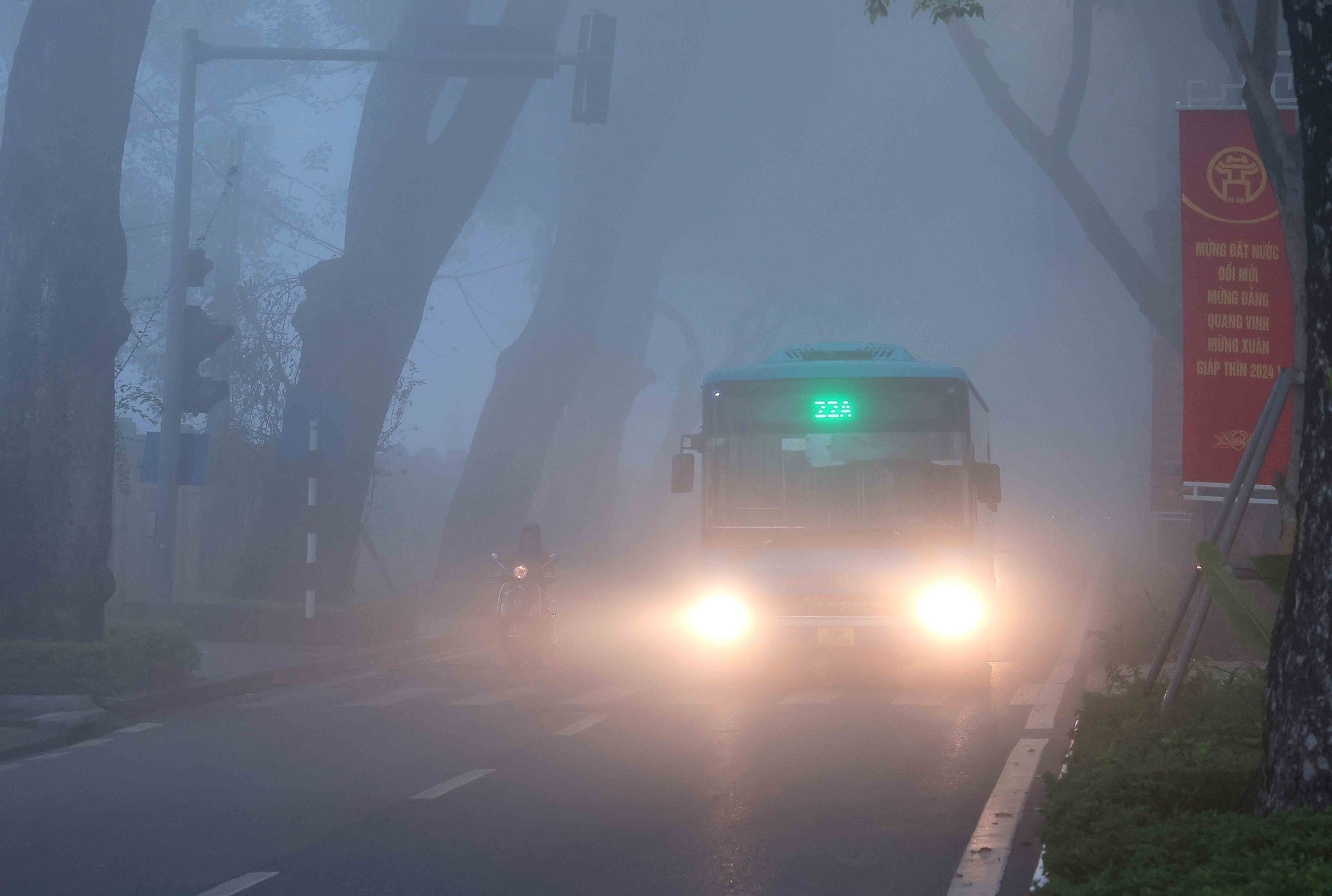 Vì sao Hà Nội mù mịt trong sương dày đặc?- Ảnh 5.