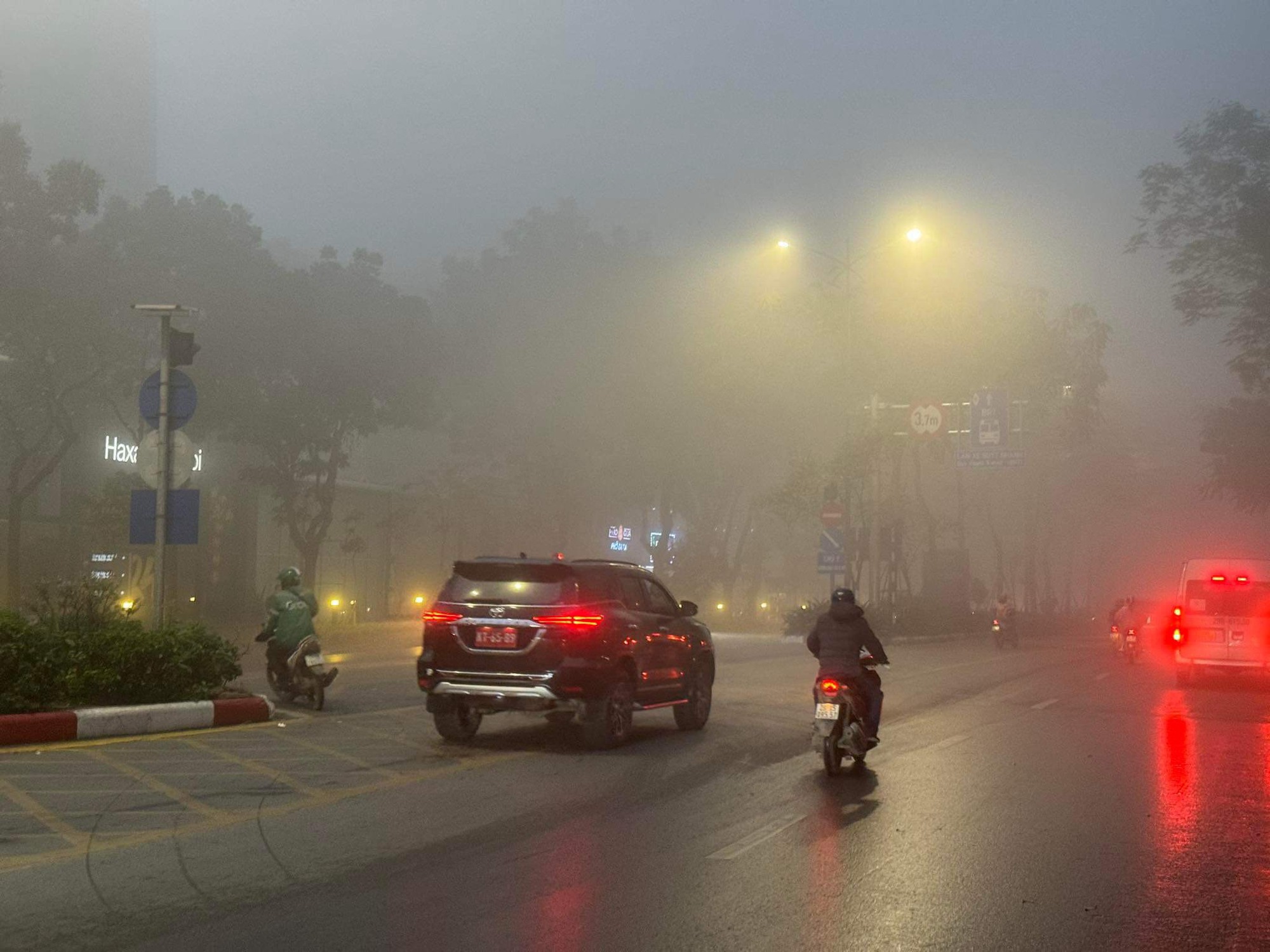 Vì sao Hà Nội mù mịt trong sương dày đặc?- Ảnh 11.