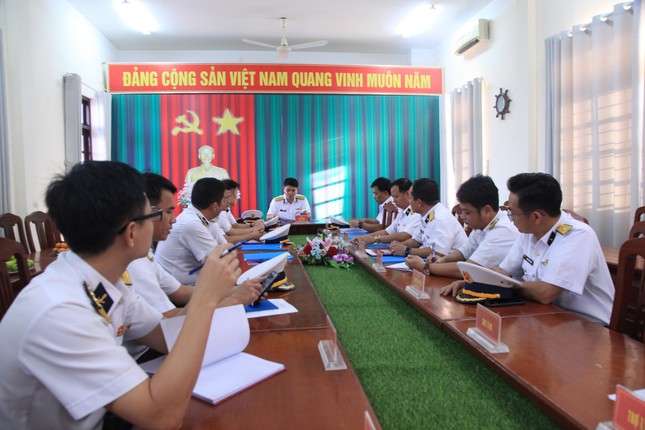 Tư lệnh Vùng 4 Hải quân Nguyễn Văn Bách kiểm tra Lữ đoàn tàu chiến đấu mặt nước- Ảnh 3.